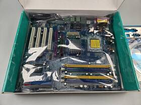 Asrock 903864696172 New Mainboard 4coredual-sata2 Socket 775 Pci 2x Ddr Ddr2