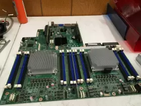 Da0s6gmb8c1 Intel Server Motherboard Rev C G11481-352 With Heatsinks No Cpu